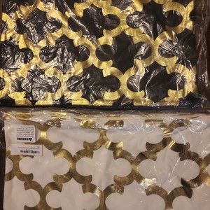 *NEW 4pc Decorative Throw Pillow Cover Sets, 2 White, 2 Black 18x18*